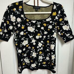 Ann Taylor knit sweater top scoopneck short sleeves